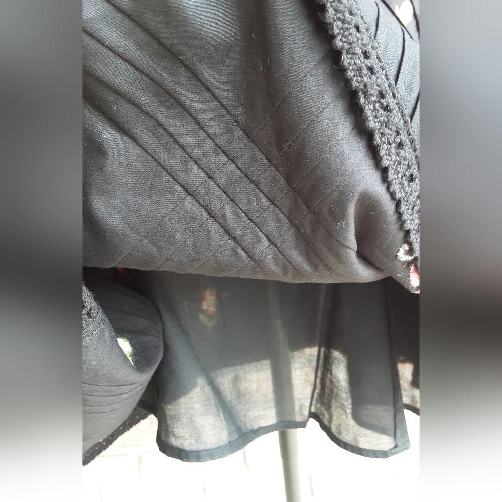 Nanette Lepore Black Floral Embroidered V-Neck Dress Sz 12 - Picture 6 of 12